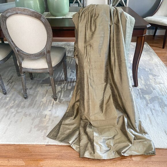 (Set of x2) FAAB - Custom 100% Persia Silk - 28” x 119” Gold Lined Drapes - Picture 3 of 11